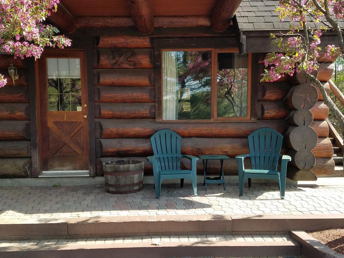 Nootka Lodge Woodsville Exterior photo